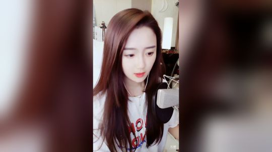 登月团丶离去发布了一个斗鱼视频2019-11-08