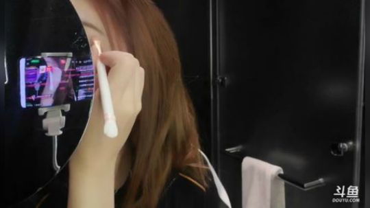 藤一的小幸运发布了一个斗鱼视频2019-11-09