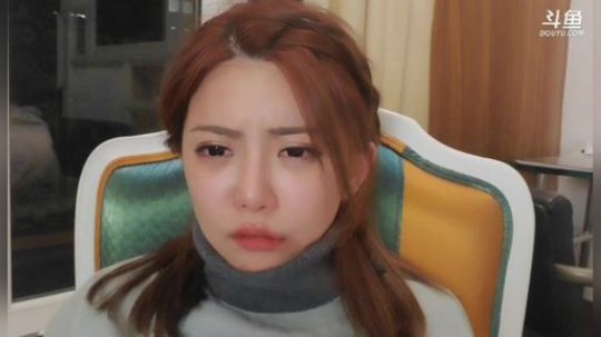 菜菜的瓜皮帽发布了一个斗鱼视频2019-11-11