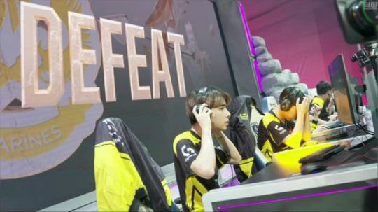 我在斗鱼看英雄联盟赛事直播英雄联盟