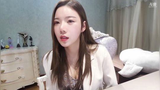 小姨子：光棍节后一天快乐 2019-11-12 21点场
