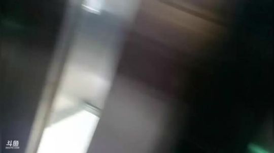 我在斗鱼看做个疯子直播户外