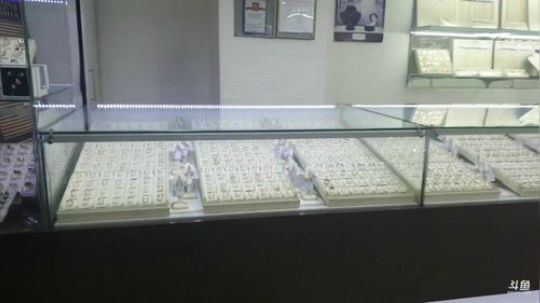 祝福所有单身水友早日托单，找到真爱。 2019-11-12 16点场