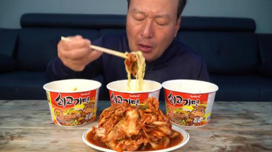 牛肉杯拉面