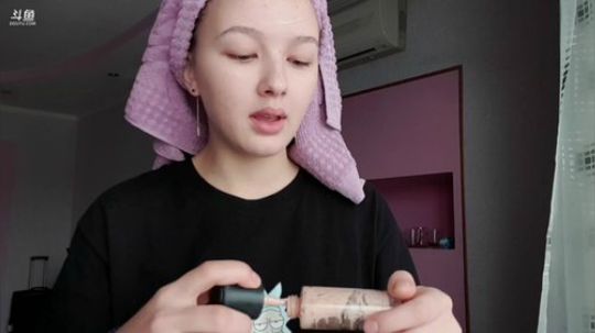 莲娜化妆的时候最美。 2019-11-13 13点场