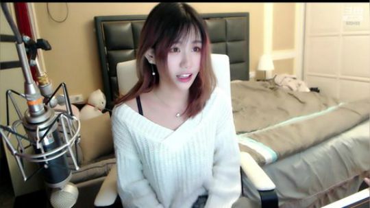 喵老师的圣诞树发布了一个斗鱼视频2019-11-15
