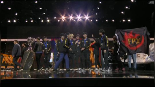 我在斗鱼看英雄联盟赛事直播英雄联盟