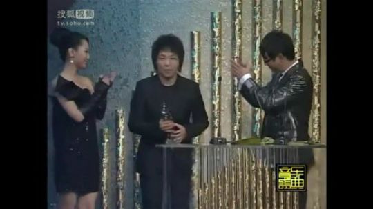 2008年最佳专辑《爱如少年》.