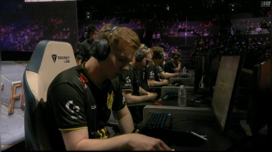 liyunanhj发布了一个斗鱼视频2019-11-17