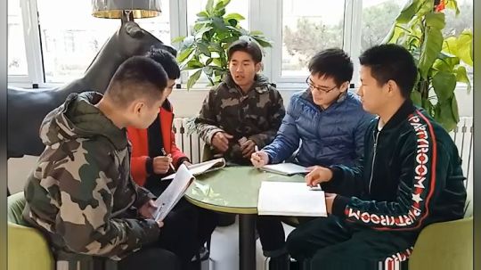 小组作业摄影·字幕版