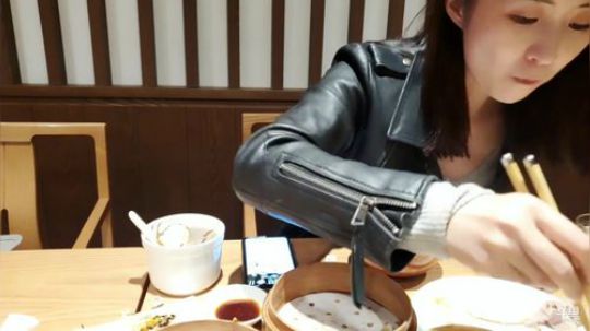 HHHISHHH发布了一个斗鱼视频2019-11-21