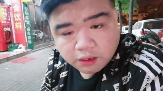 我在斗鱼看做个疯子直播户外
