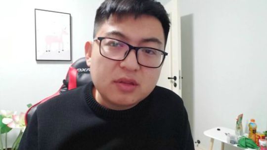 我在斗鱼看火力堂主直播户外