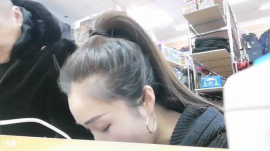 各位大哥上午好。 2019-11-21 12点场