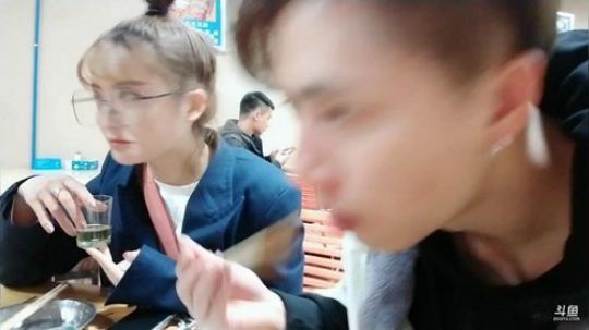 烙铁扎心了发布了一个斗鱼视频2019-11-22