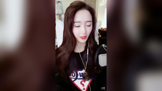 登月团丶离去发布了一个斗鱼视频2019-11-23