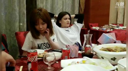 烙铁扎心了发布了一个斗鱼视频2019-11-25