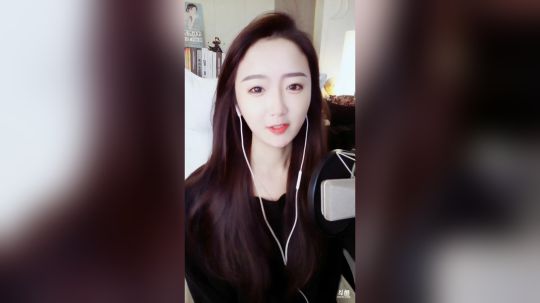 登月团丶离去发布了一个斗鱼视频2019-11-28