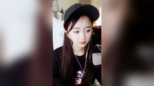登月团丶离去发布了一个斗鱼视频2019-11-29