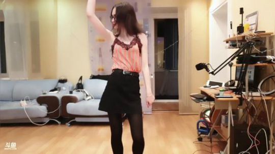 好久没有来的小妹妹她来了。 2019-11-30 17点场