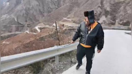 《睿智兄弟》阿坝州云端餐厅。 2019-12-02 17点场