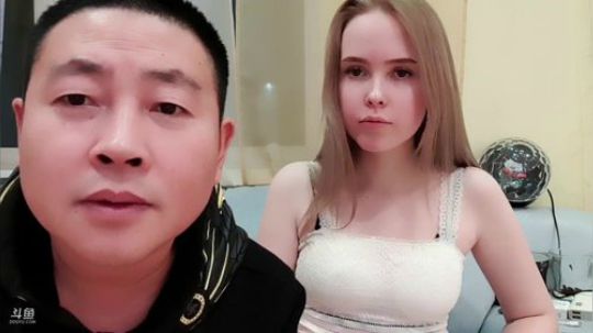 小白美女，她又来了。 2019-12-02 18点场