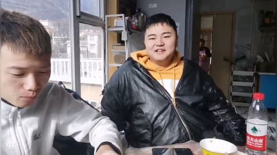 《睿智兄弟》阿坝州云端餐厅。 2019-12-02 09点场