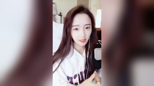 登月团丶离去发布了一个斗鱼视频2019-12-02