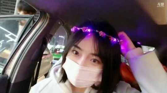 烙铁扎心了发布了一个斗鱼视频2019-12-04