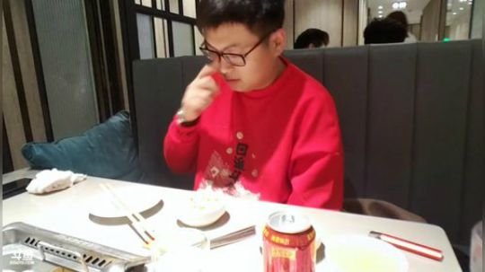 我在斗鱼看火力堂主直播户外