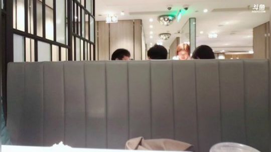 我在斗鱼看火力堂主直播户外