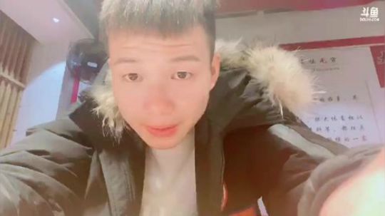 到重庆万州路上。到咯开播 2019-12-04 21点场