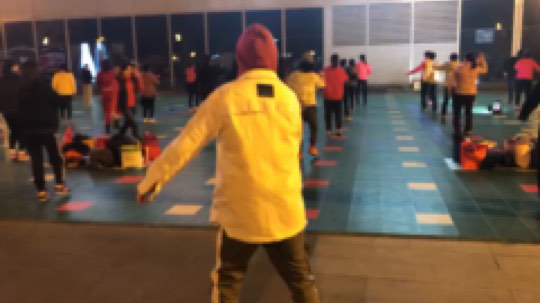 准备出发去机场了 兄弟萌