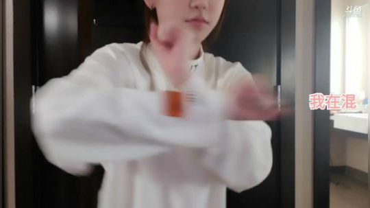 菜菜的瓜皮帽发布了一个斗鱼视频2019-12-06