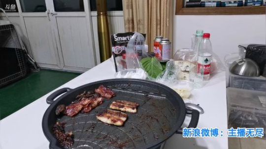 我在斗鱼看无尽无尽的无尽直播美食