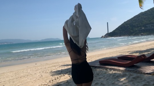 好害羞 你别看！