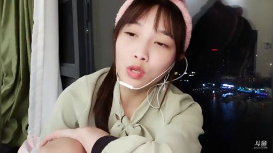 肖淑洁生命中的光和盐发布了一个斗鱼视频2019-12-06