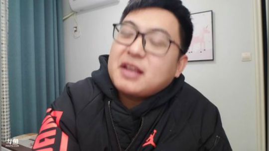 我在斗鱼看火力堂主直播户外