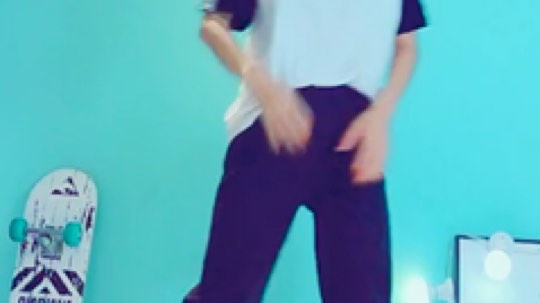 妮儿nierrrr发布了一个斗鱼视频2019-12-07