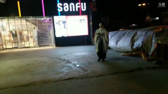 烙铁扎心了发布了一个斗鱼视频2019-12-08