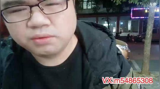 我在斗鱼看做个疯子直播户外