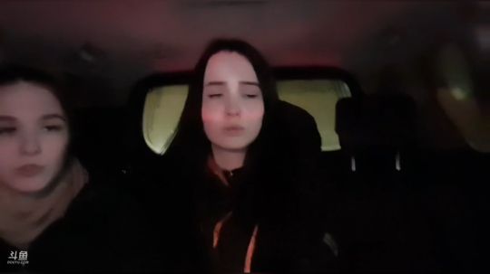 带一姐美女芷若户外滑雪走一波。 2019-12-09 16点场