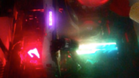 怎么办，怎么办。有没有懂电脑的[鲨鱼好样的]