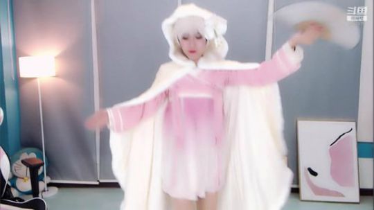 今天cos酒酿圆子 2019-12-11 21点场