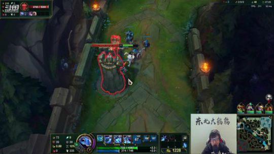 我在斗鱼看东北大鹌鹑直播英雄联盟