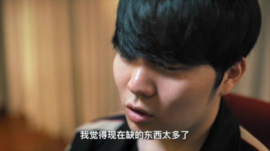2019全球总决赛 LPL官方纪录片《英雄，新生不息》