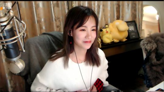 喵老师的圣诞树发布了一个斗鱼视频2019-12-18