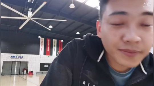 篮球运动员大嘴 2019-12-18 14点场