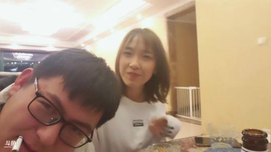 我在斗鱼看火力堂主直播户外