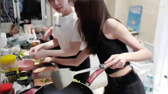 一条猪兒虫OvO发布了一个斗鱼视频2019-12-20